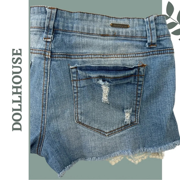🛍️3/$40 Dollhouse Denim Shorts Peekaboo Lace Detail Front Zipper  Size 11 - Picture 4 of 5